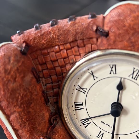 Baseball clock - like new! - Picture 6 of 9